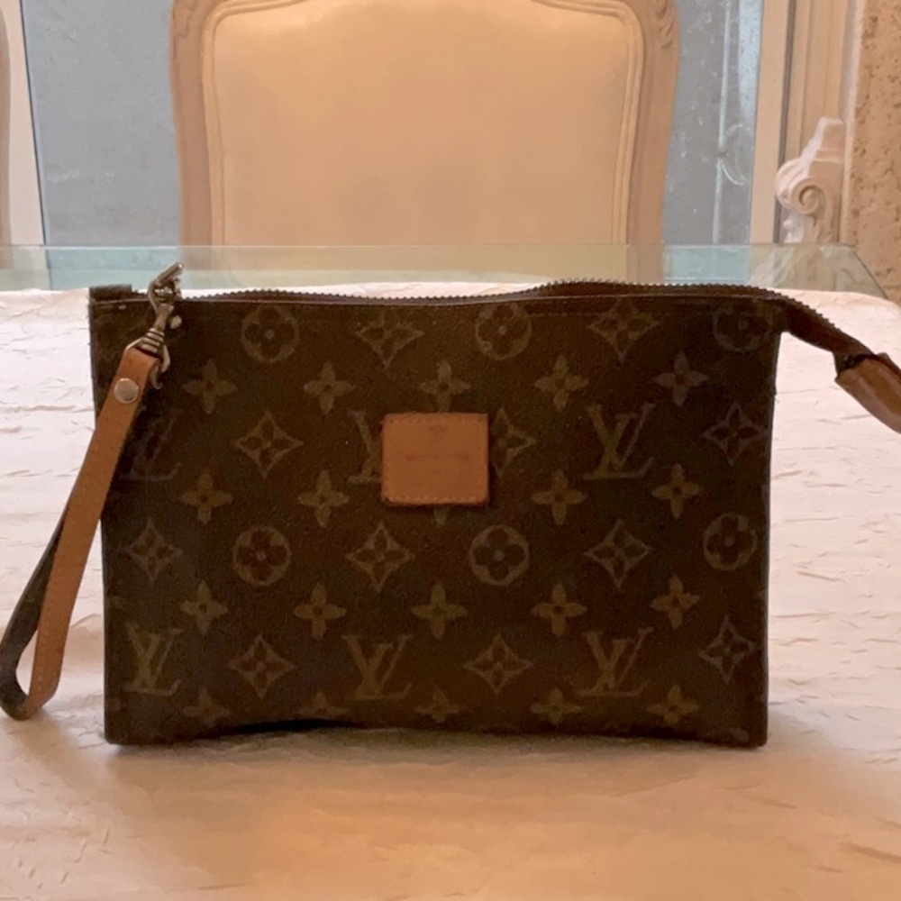 Louis Vuitton Pouch